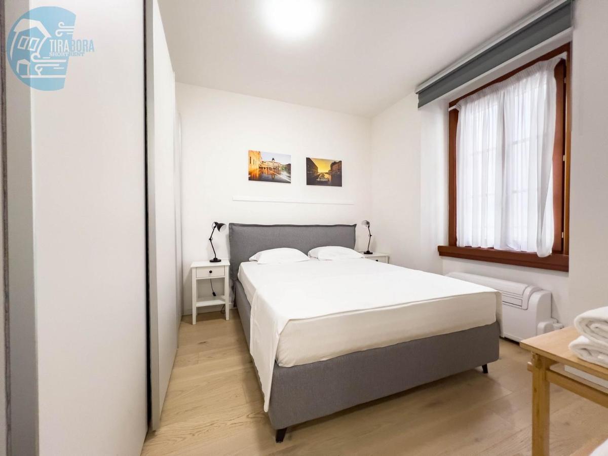 Piazza Della Borsa 3C Tirabora Short Rent Lägenhet Trieste Exteriör bild