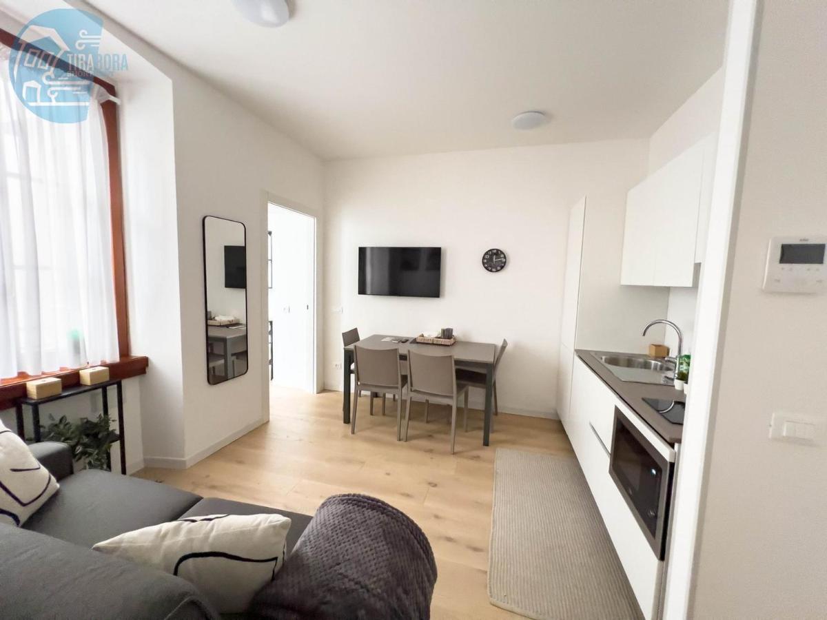 Piazza Della Borsa 3C Tirabora Short Rent Lägenhet Trieste Exteriör bild