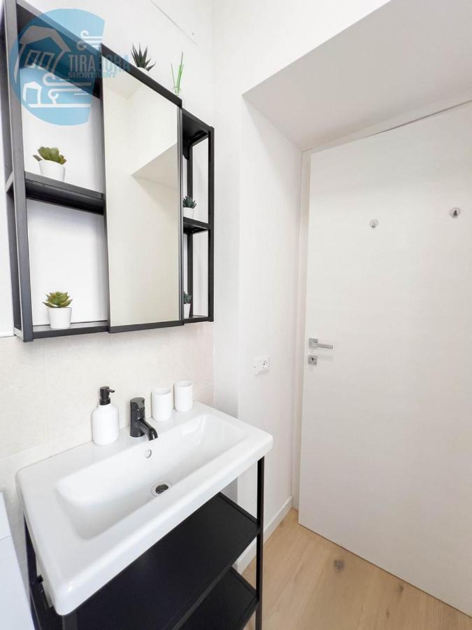 Piazza Della Borsa 3C Tirabora Short Rent Lägenhet Trieste Exteriör bild