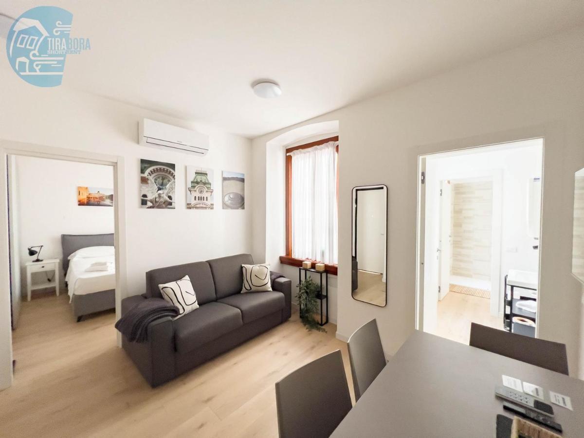 Piazza Della Borsa 3C Tirabora Short Rent Lägenhet Trieste Exteriör bild